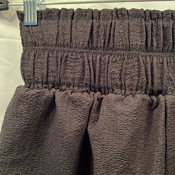 Short Shorts, Size 0X, Elastic Waistband 13”, Black with wood color button - Picture 4 of 6